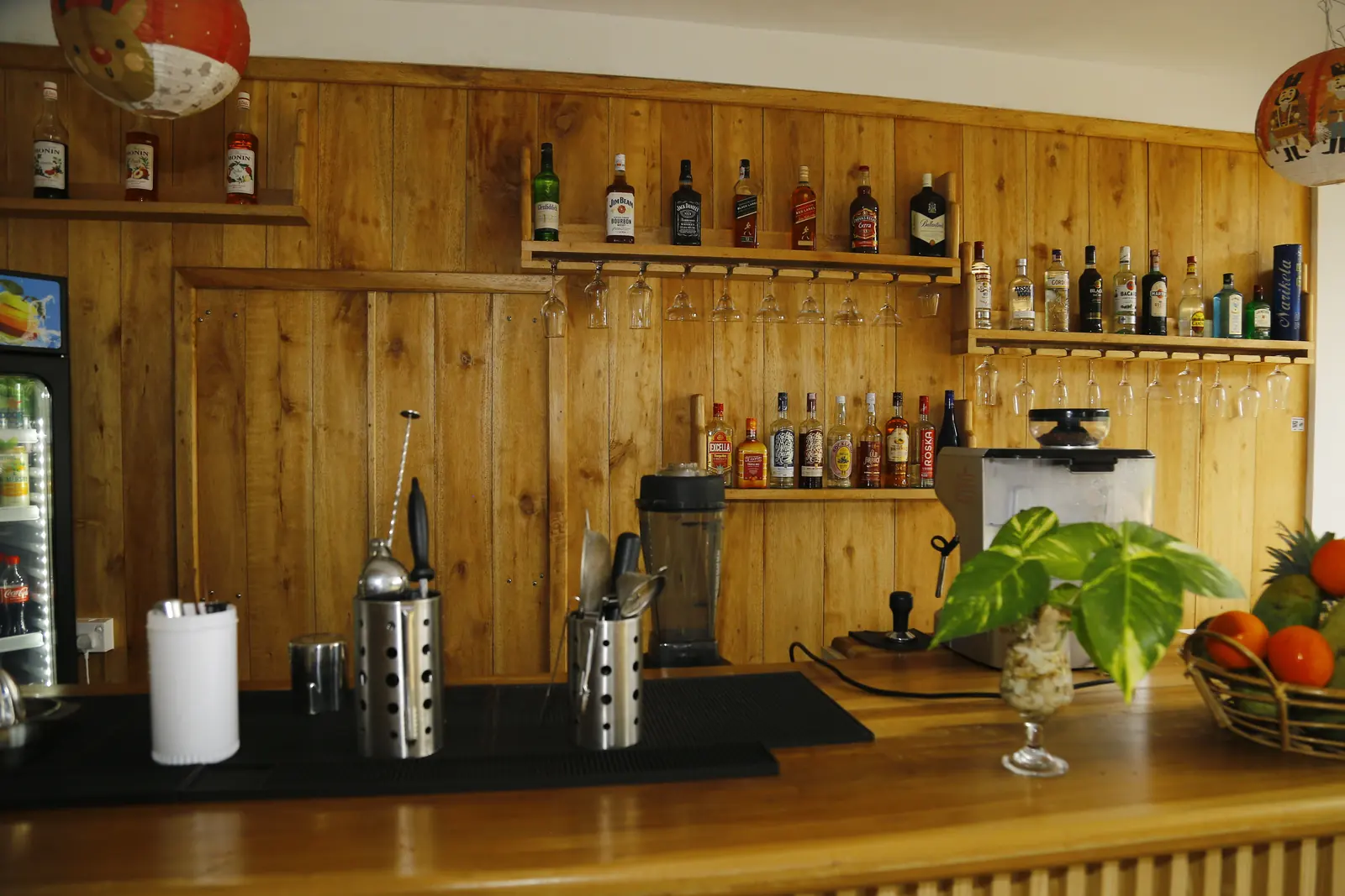 Kamayan restaurant and coastal setting